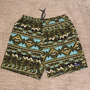 Patagonia Men’s Baggies 7” Medium Mangrove Tiki Palo Green